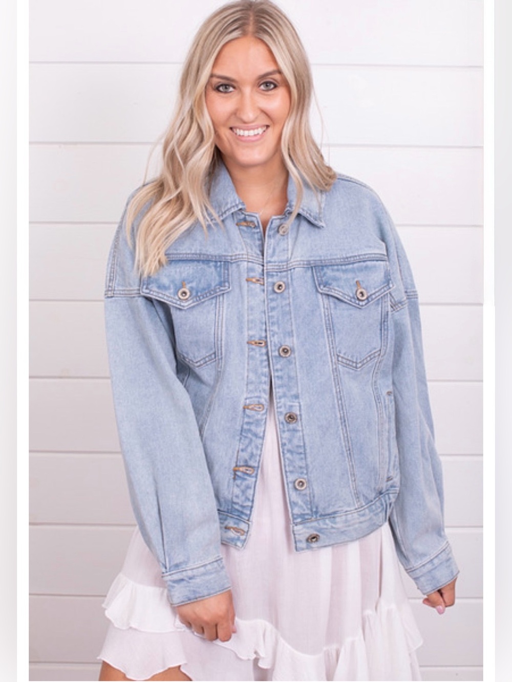 Wishlist Light Wash Oversized Denim Jacket Size Small Medium